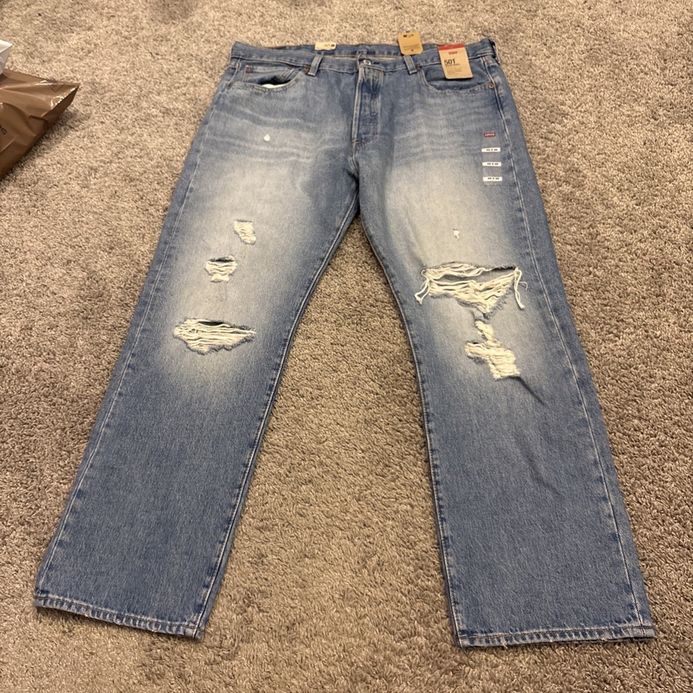 NEW Levi's 501 Men's Original Fit Button Fly Jeans Blue 40x30 distressed W TAGS